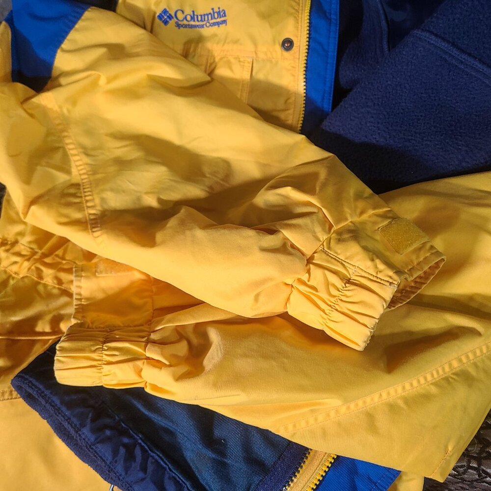 Columbia Winter  yellow Jacket  LG Outer shell lined Water Resistance - Picture 4 of 16